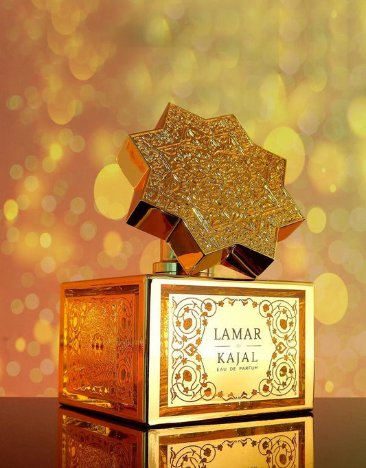 LAMAR KAJAL EDP 100ML-Ananas, Bacche Rosse, Mela, Cardamomo e Coriandolo; Rosa Bulgara, Rosa Turca, Magnolia e Gelsomino Sambac; Muschio, Vaniglia, Ambra, Legno di Cashmere, Legno di Cedro e Muschio Vegetale.