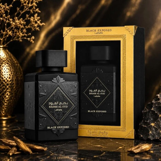 BADEE AL OUD BLACK EXPOSED LATTAFA 100ML-Toffee, Olibano e Pepe Rosa;Iris, Cacao e Healingwood;Vaniglia e Labdano.